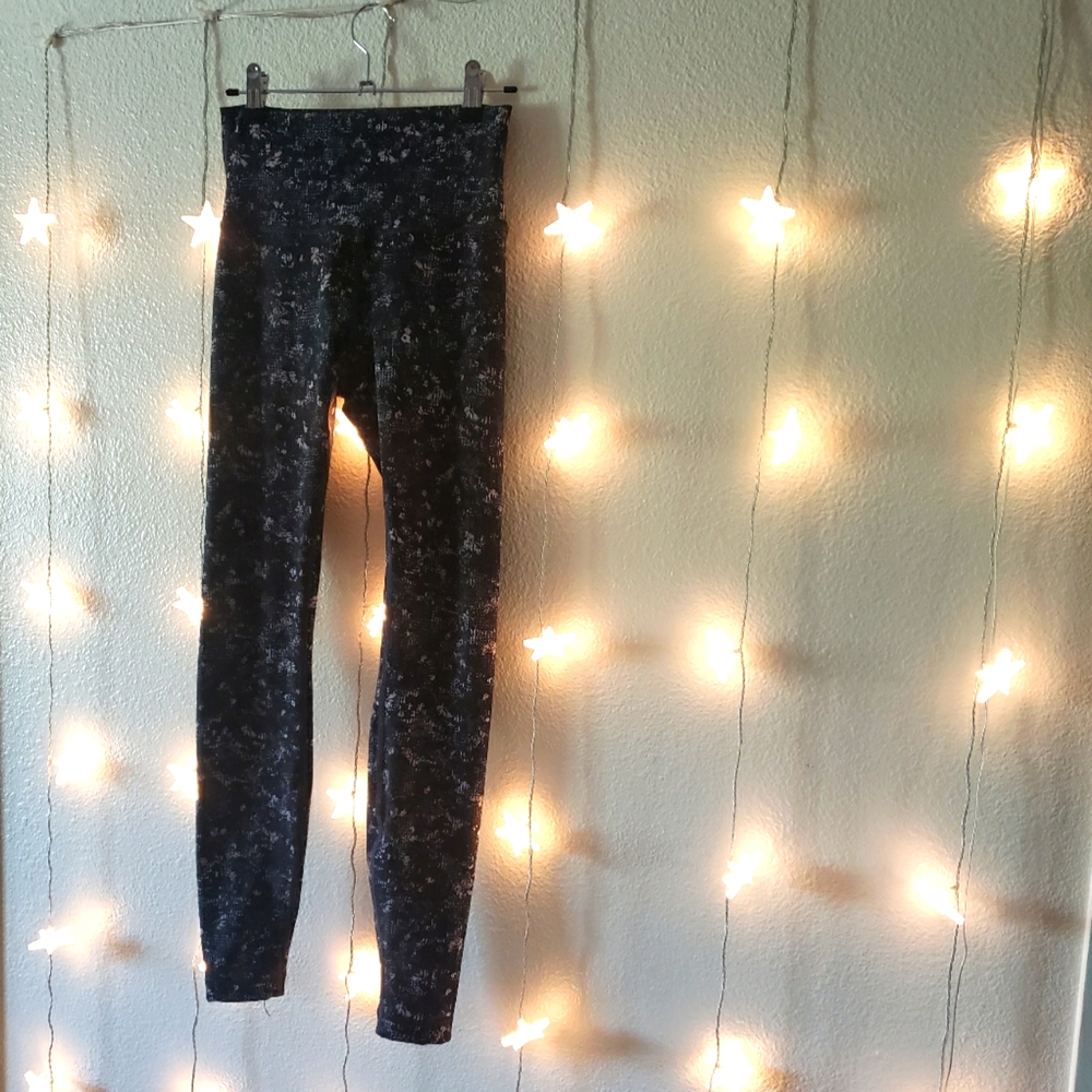 Lululemon Wunder Under Black Floral Camo